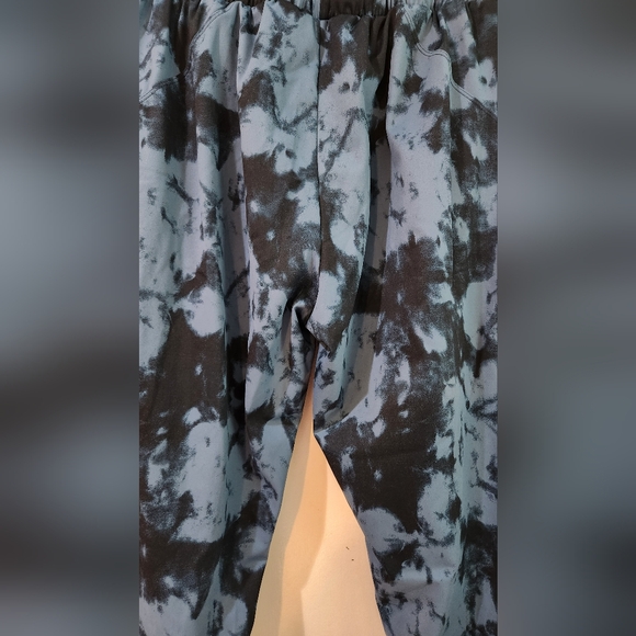 Women's Amazon Comfy Pants, Size L - Picture 12 of 14